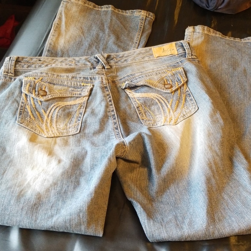 Ariya Jeans